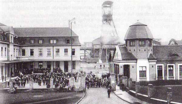 1917: Zechentor (noch ohne Pförtner)